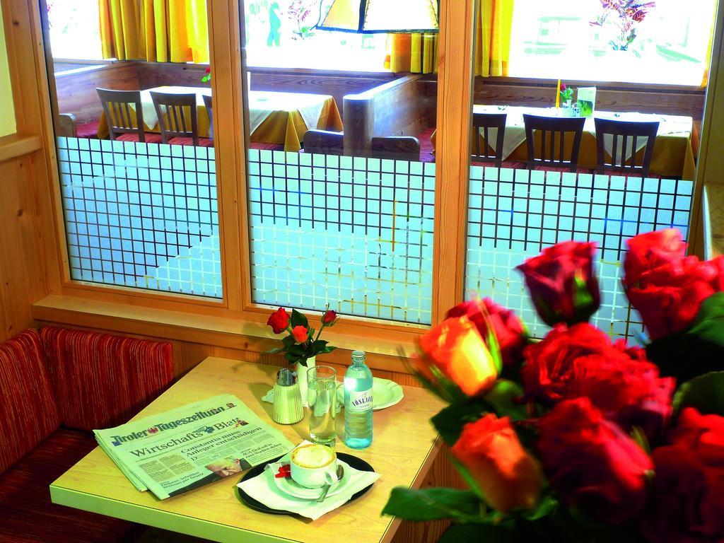 Gasthof Goldener Fisch Lienz Extérieur photo
