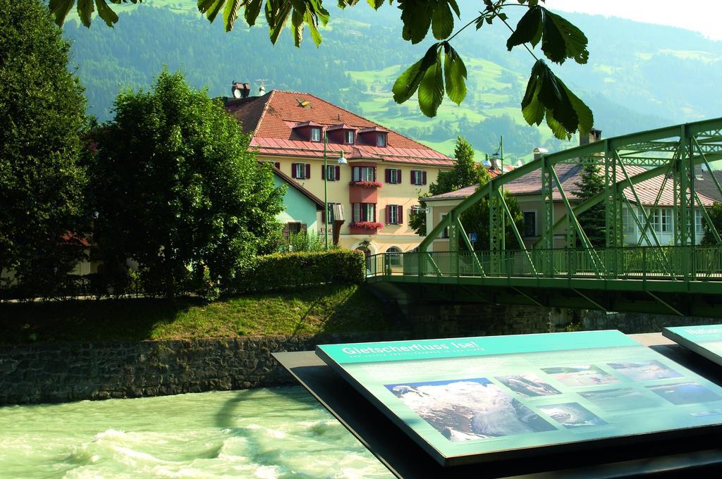 Gasthof Goldener Fisch Lienz Extérieur photo